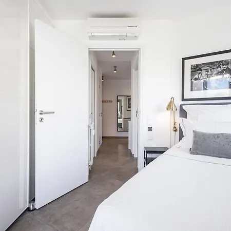 Outstanding Rooftop 4 Bed Sea Views