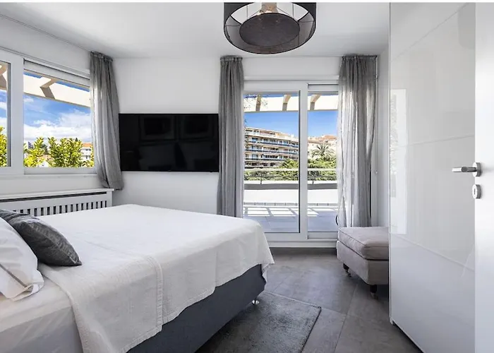 Outstanding Rooftop 4 Bed Sea Views Cannes