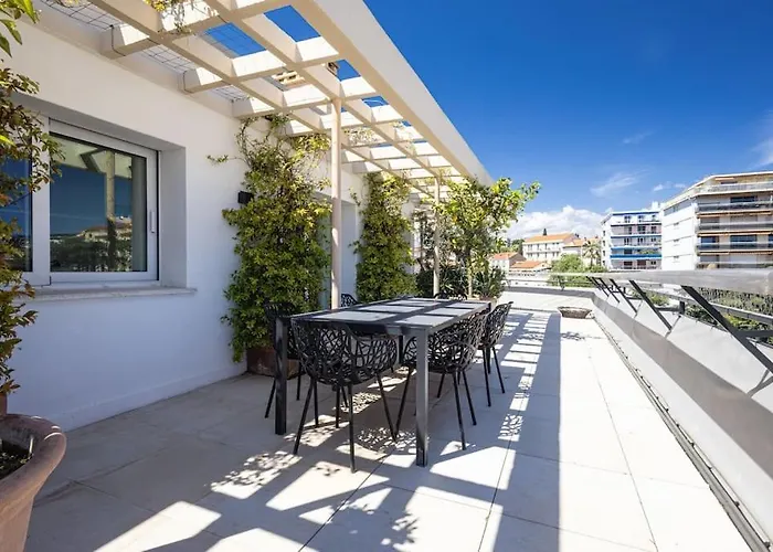 Outstanding Rooftop 4 Bed Sea Views Lägenhet