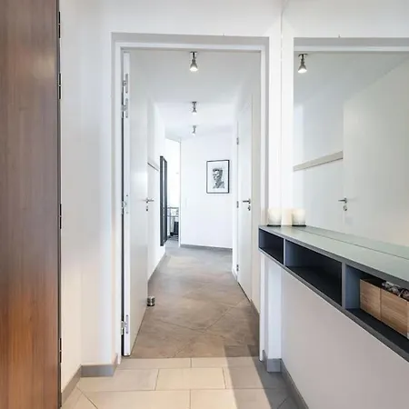 Outstanding Rooftop 4 Bed Sea Views