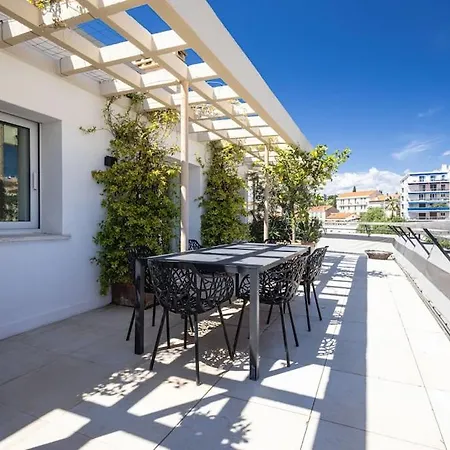 Outstanding Rooftop 4 Bed Sea Views Lägenhet