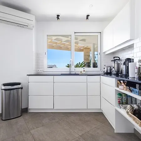 Outstanding Rooftop 4 Bed Sea Views Lägenhet